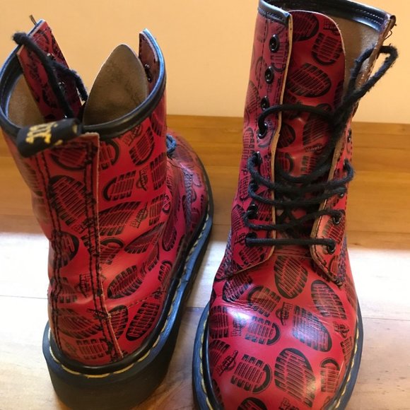 Dr Martens - Made in England – Red DM footprint & logo - 8 hole leather boots - Picture 3 of 15